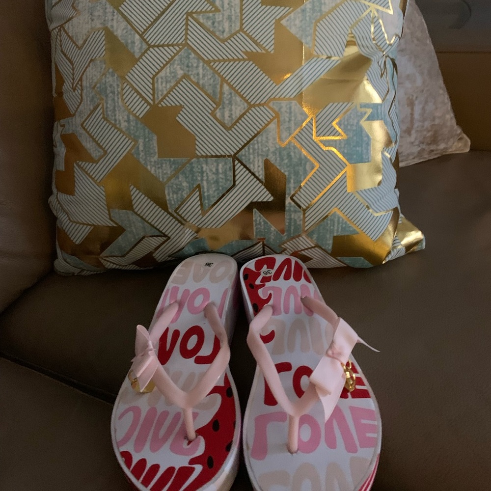 Brand new without tags flip flops